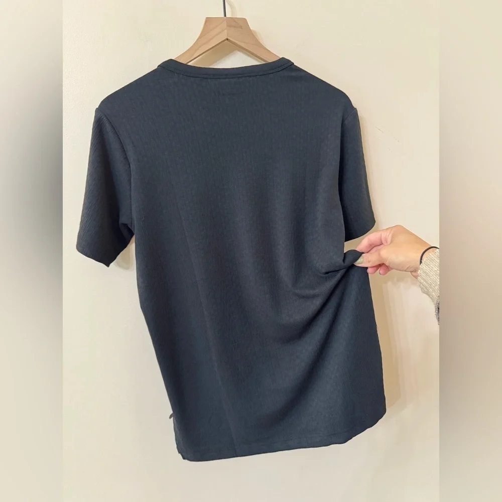 NWT HUDSON & BARROW KNITWEAR TEE - size small